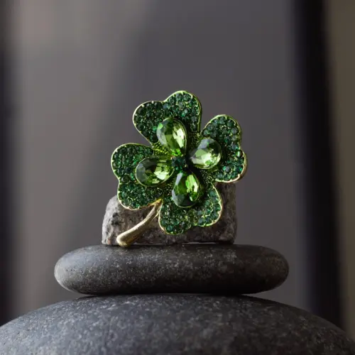 Broche trébol